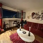Eiffel Tower View & Swimming Pool, Cosy - Center Apartmán