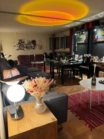 Appartamento Eiffel Tower View & Swimming Pool, Cosy - Center *